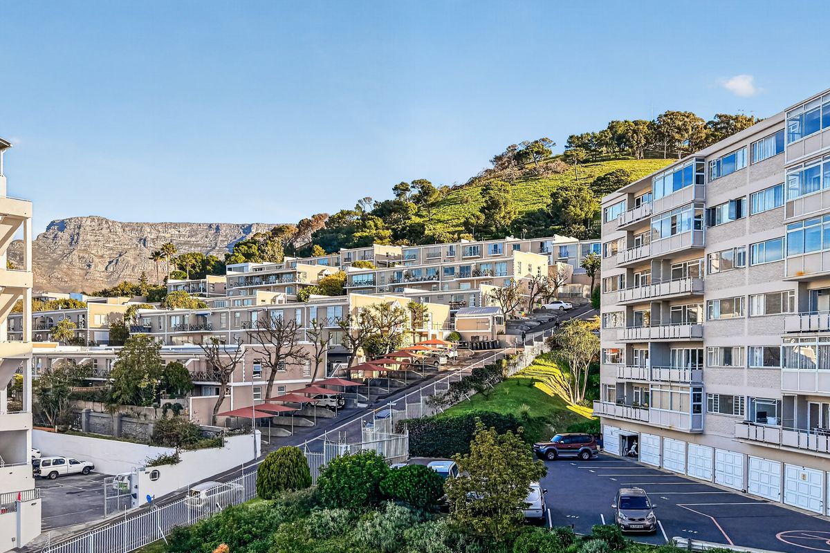 Immaculate 2-bedroom Green Point Apartment with amazing Harbour & Stadium Views! - Photo 2