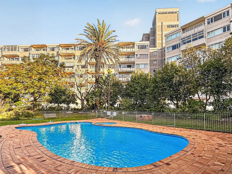 Immaculate 2-bedroom Green Point Apartment with amazing Harbour & Stadium Views! - Photo 1