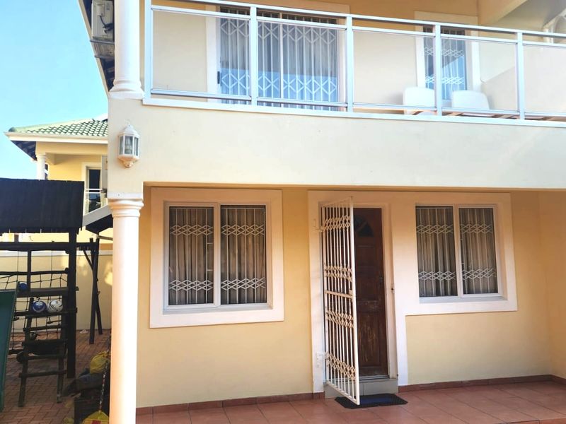 Spacious 3-Bedroom Home in Secure Broadlands Estate. - Photo 2