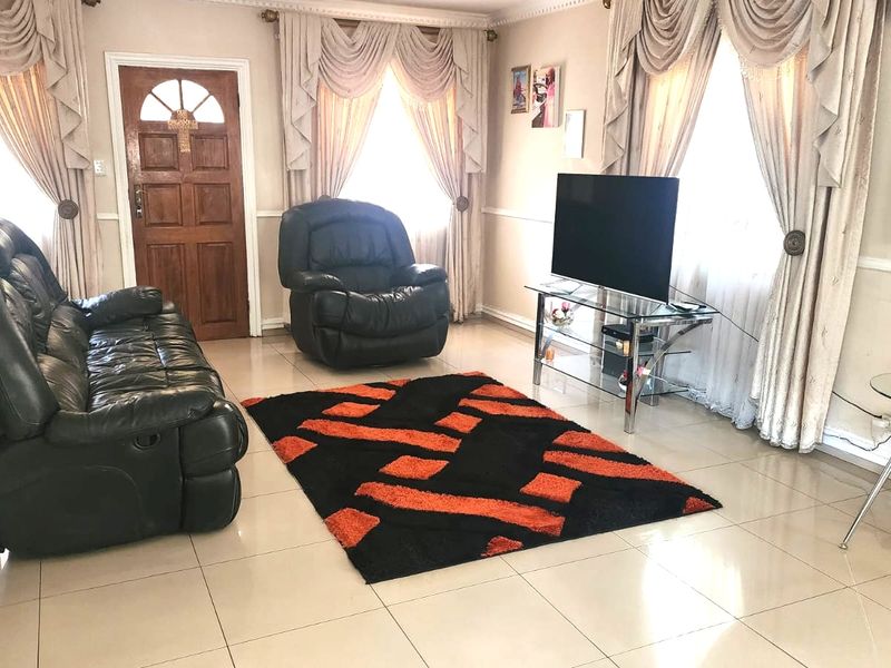 Spacious 3-Bedroom Home in Secure Broadlands Estate. - Photo 5