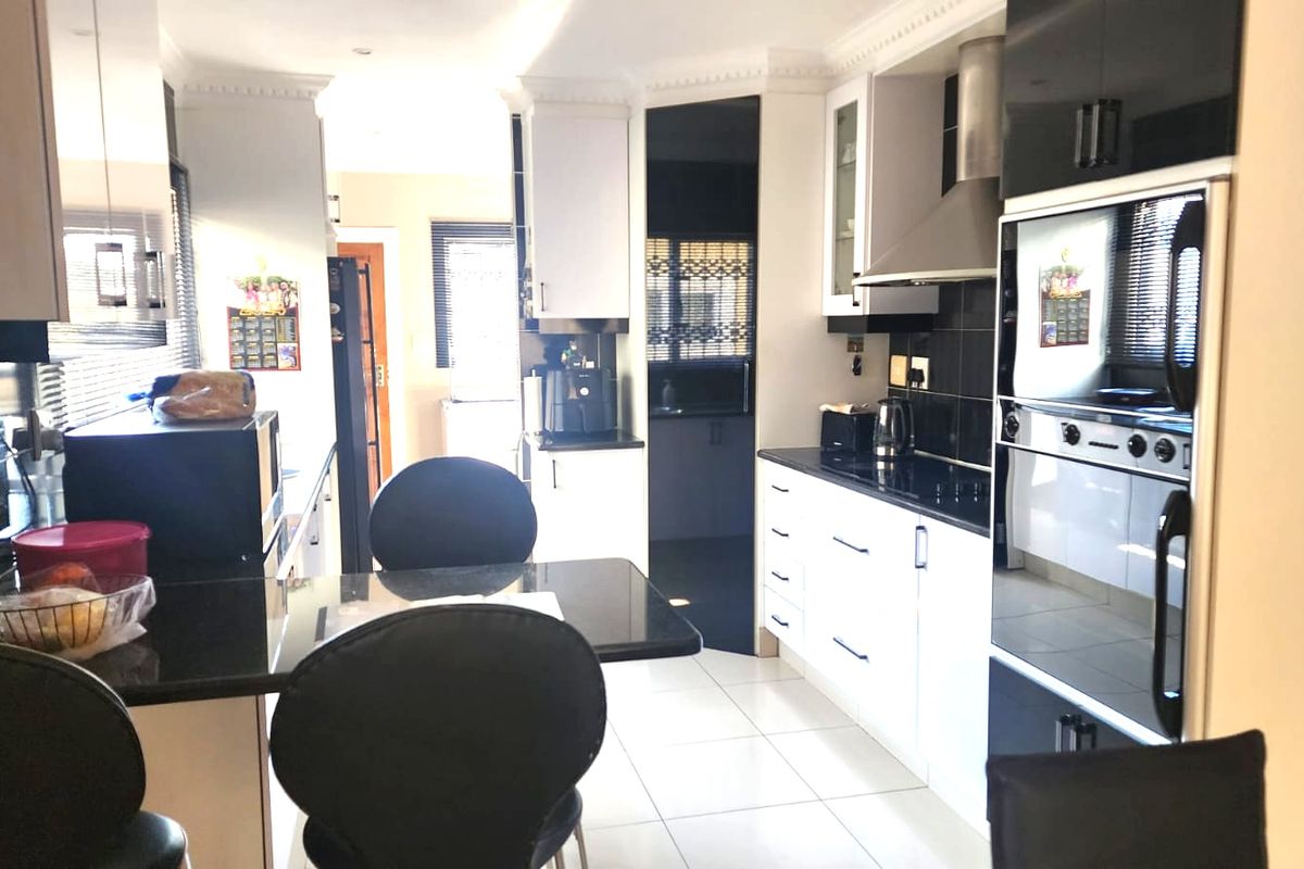 Spacious 3-Bedroom Home in Secure Broadlands Estate. - Photo 3
