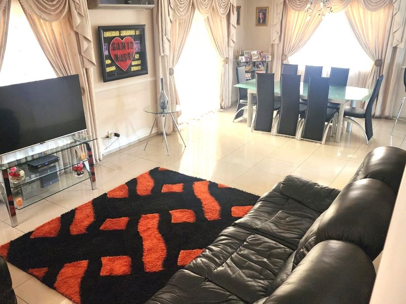 Spacious 3-Bedroom Home in Secure Broadlands Estate. - Photo 6