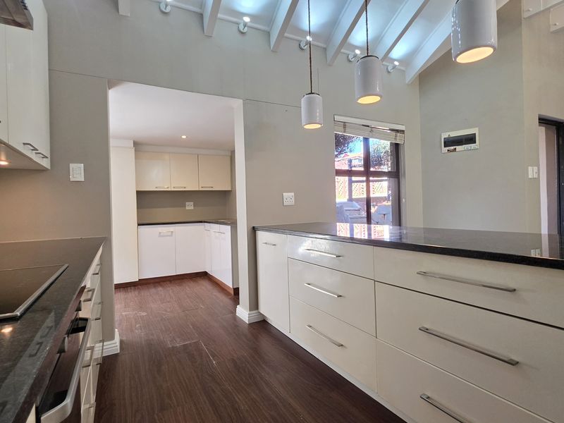 Townhouse For Sale In Umhlanga - Photo 4