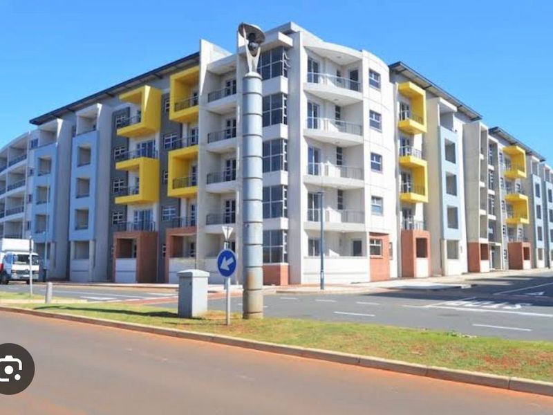 Prime  Property Presents A Stunning Two Bedroom Apartment Situated In Umhlanga Ridge For Sale - Photo 1