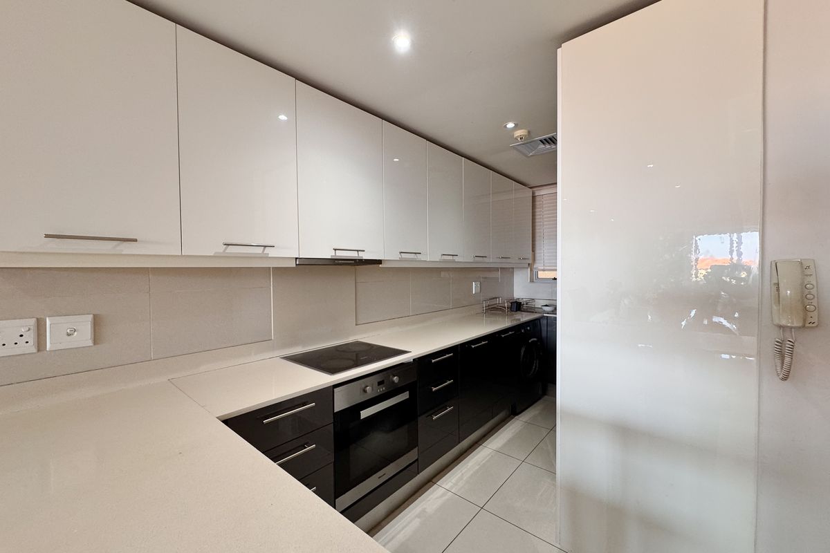 Spacious 3-bedroom Apartment For Rent. - Photo 4