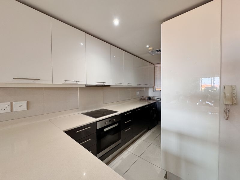Spacious 3-bedroom Apartment For Rent. - Photo 4