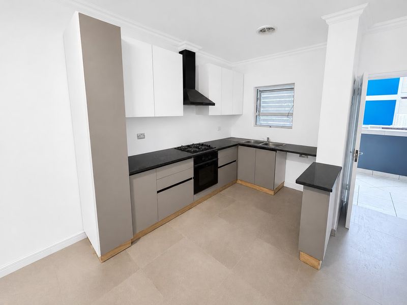 Upmarket and Super modern - Photo 3