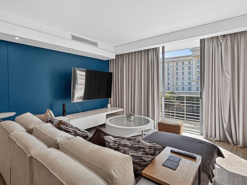 Modern Corporate Living in the Heart of Cape Town City. - Photo 1