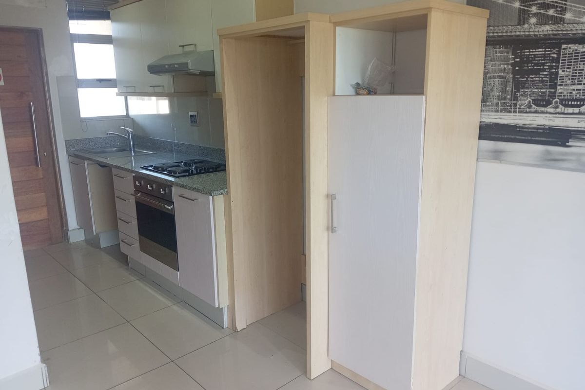 Prime  Property Presents A Stunning Two Bedroom Apartment Situated In Umhlanga Ridge For Sale - Photo 3