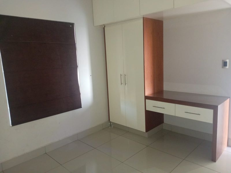 Prime  Property Presents A Stunning Two Bedroom Apartment Situated In Umhlanga Ridge For Sale - Photo 10