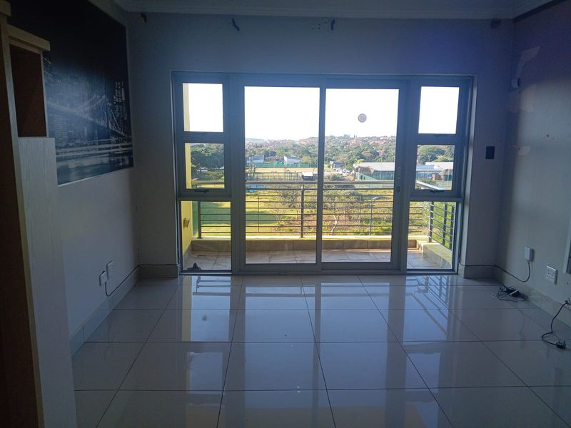 Prime  Property Presents A Stunning Two Bedroom Apartment Situated In Umhlanga Ridge For Sale - Photo 6