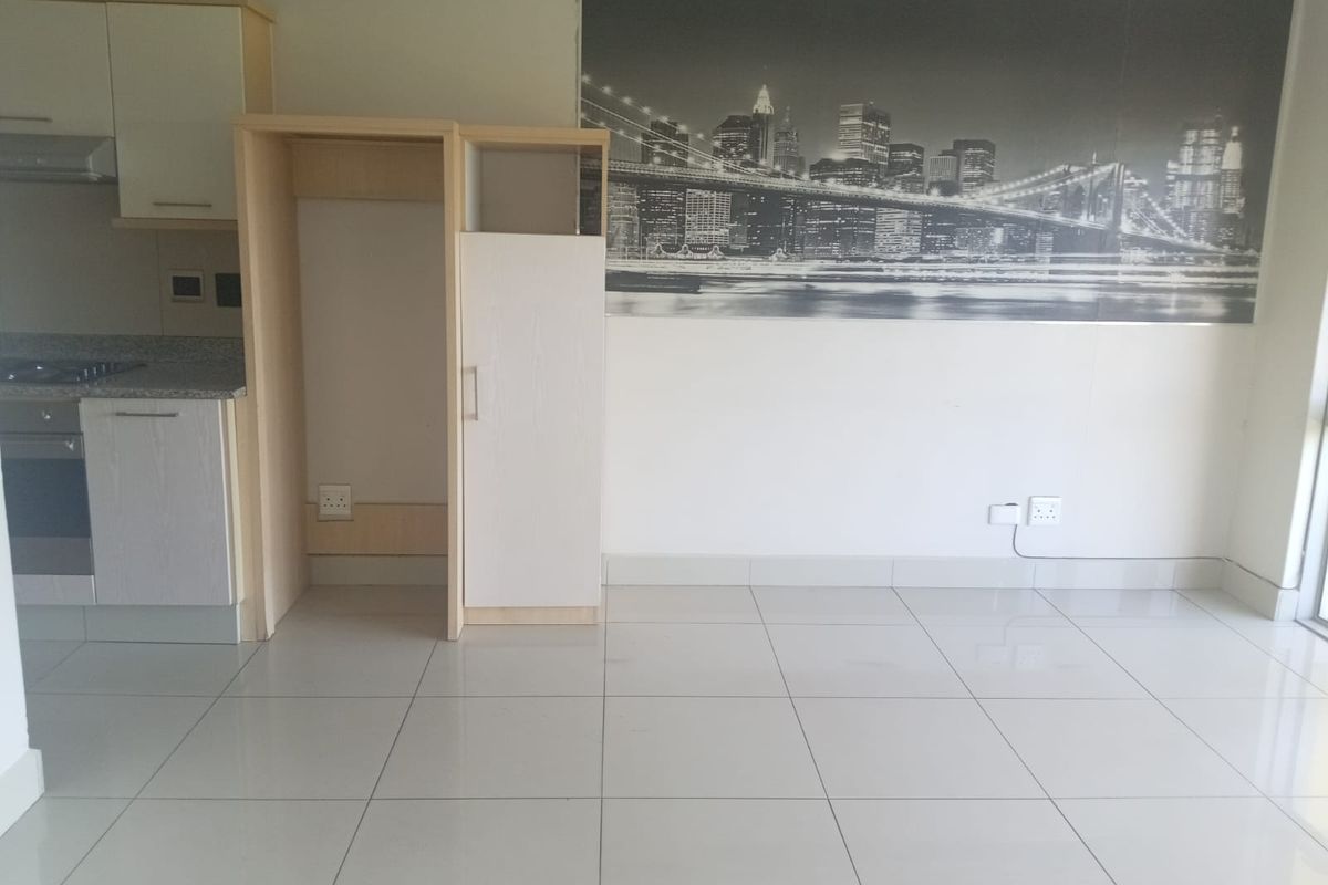 Prime  Property Presents A Stunning Two Bedroom Apartment Situated In Umhlanga Ridge For Sale - Photo 4