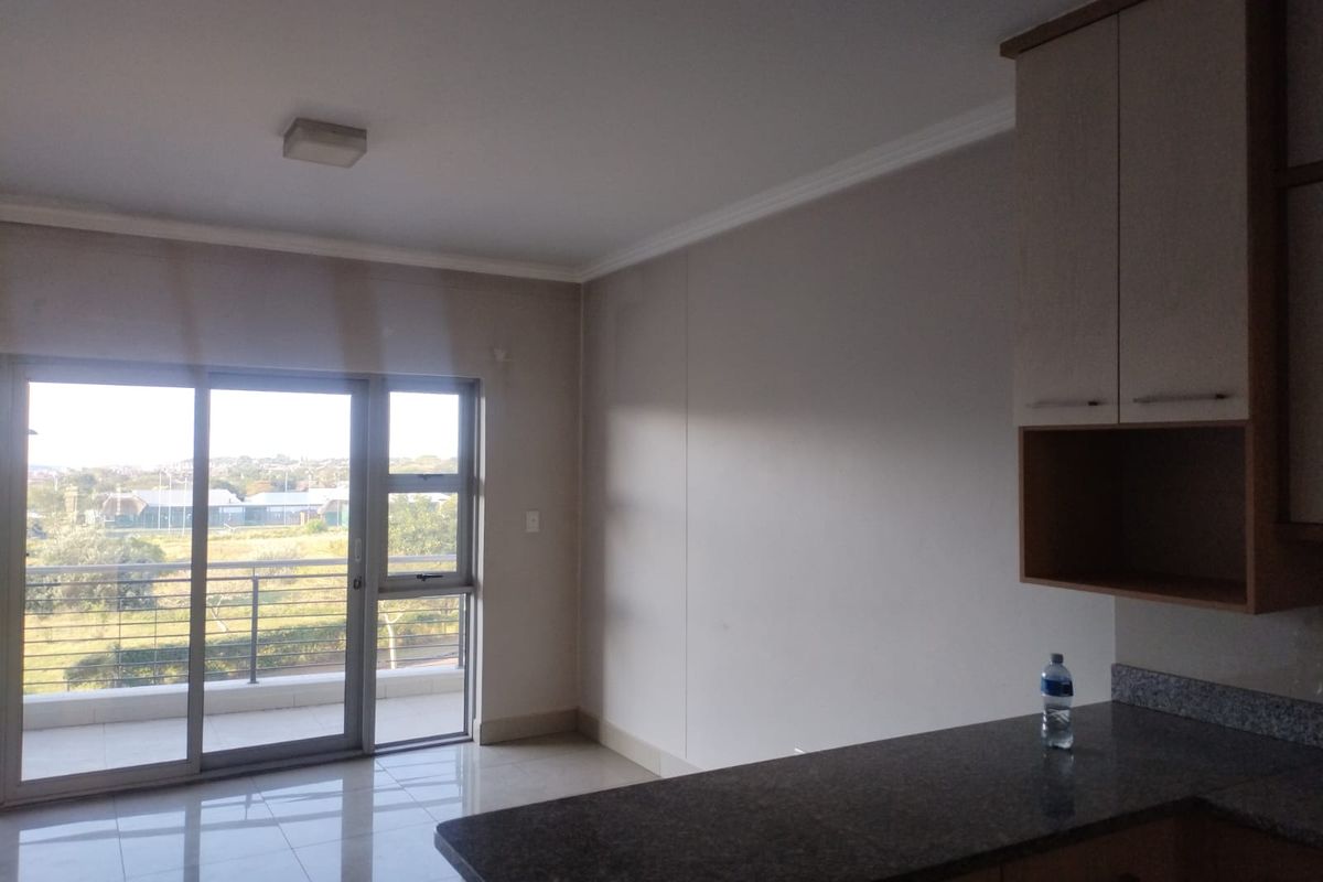Cheapest two beds, two baths and two parking bays in Gatway area - Photo 4