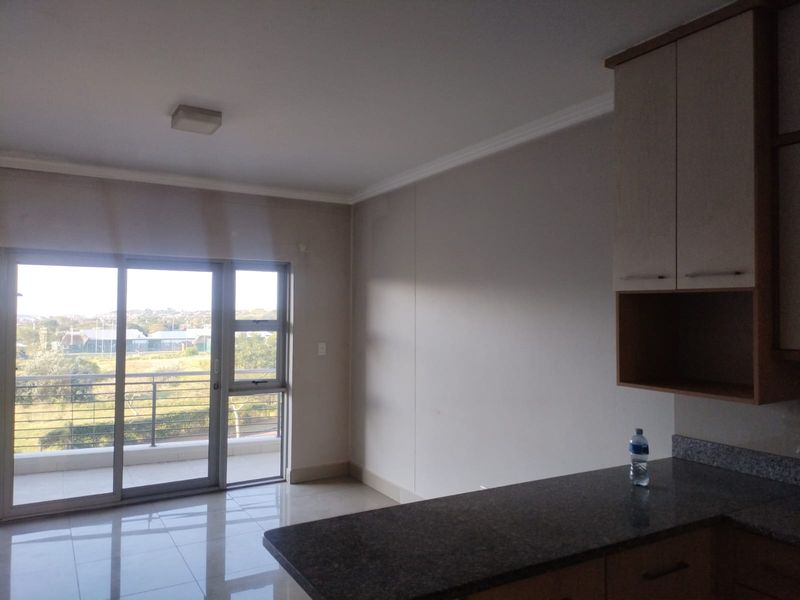 Cheapest two beds, two baths and two parking bays in Gatway area - Photo 4