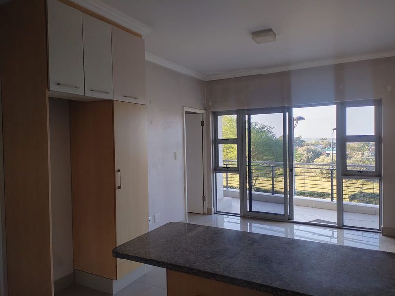 Cheapest two beds, two baths and two parking bays in Gatway area - Photo 7