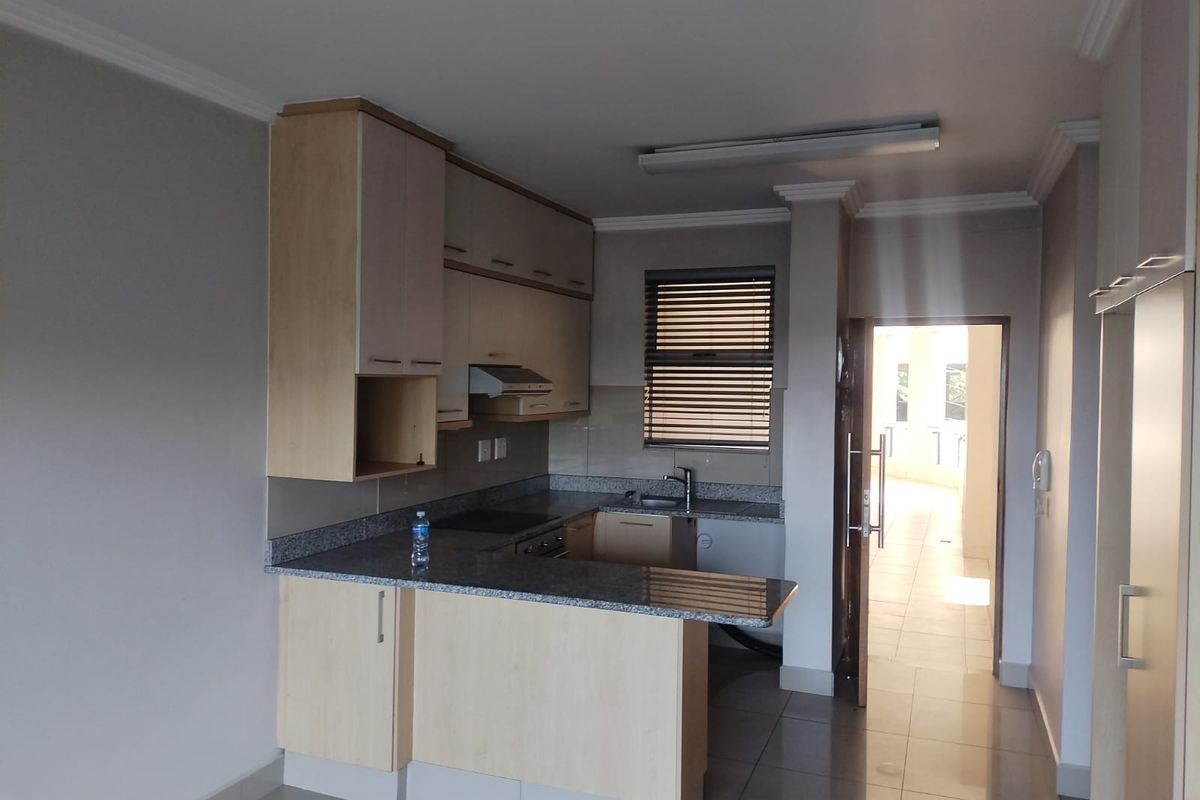 Cheapest two beds, two baths and two parking bays in Gatway area - Photo 2