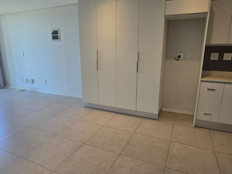 Studio Apartment For Sale - Photo 4