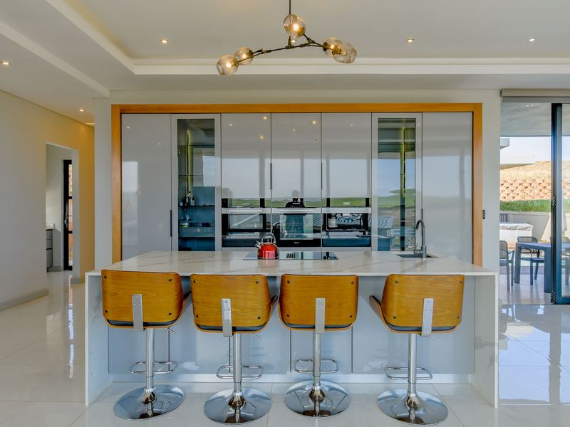 Gold Coast Estate -The perfect location paired with the perfect price - Photo 3