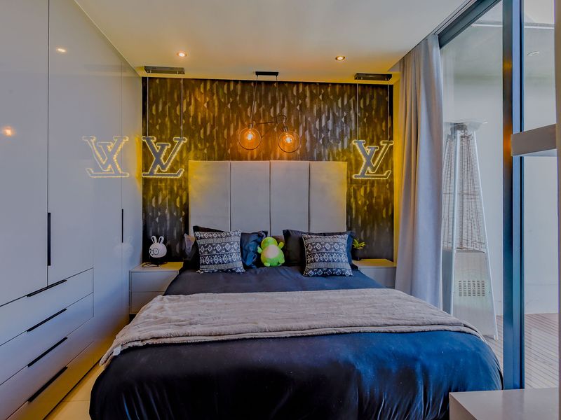 Gold Coast Estate -The perfect location paired with the perfect price - Photo 10