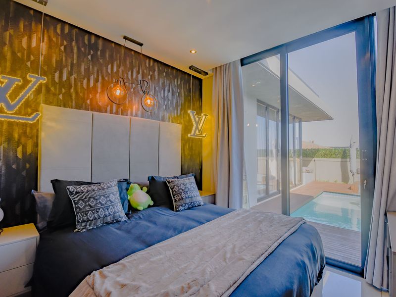 Gold Coast Estate -The perfect location paired with the perfect price - Photo 9