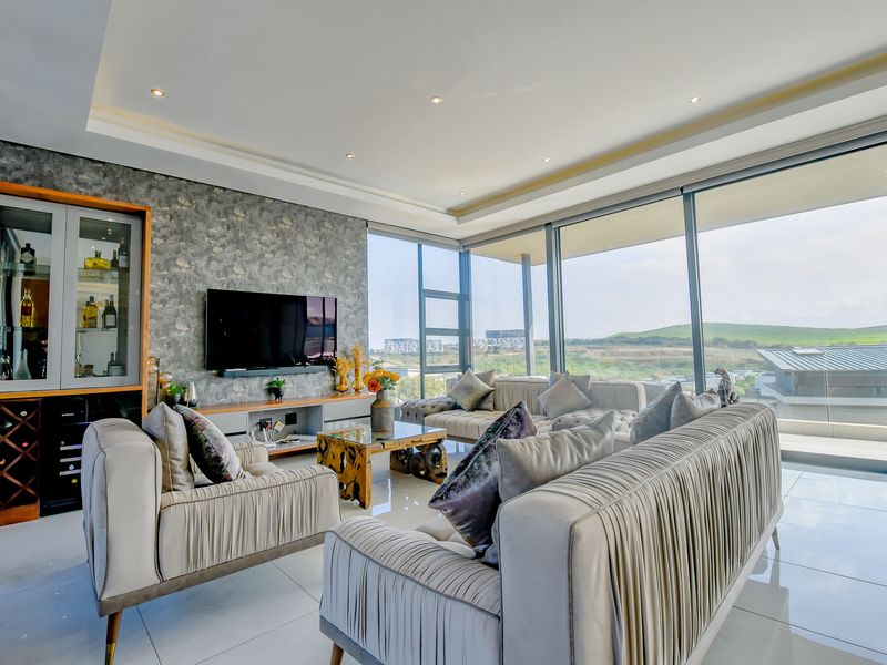 Gold Coast Estate -The perfect location paired with the perfect price - Photo 8