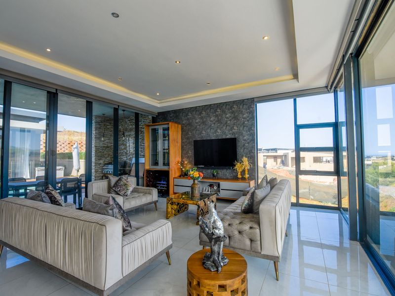Gold Coast Estate -The perfect location paired with the perfect price - Photo 6