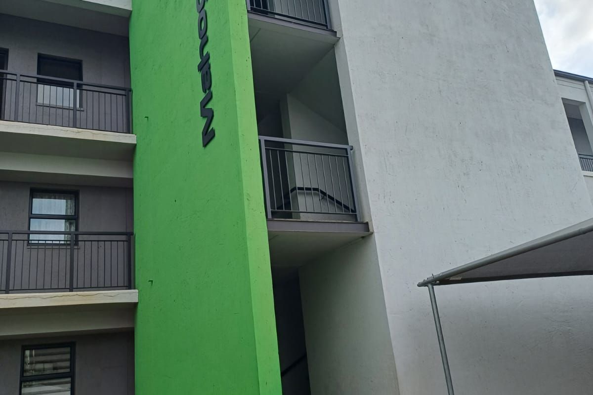 Modern 1-Bedroom Apartment to Rent in Ballito - Photo 2