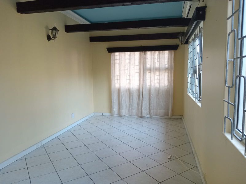 Magnificent 5-bedroom, multi-bathroom home for Sale in Umhlanga. - Photo 10