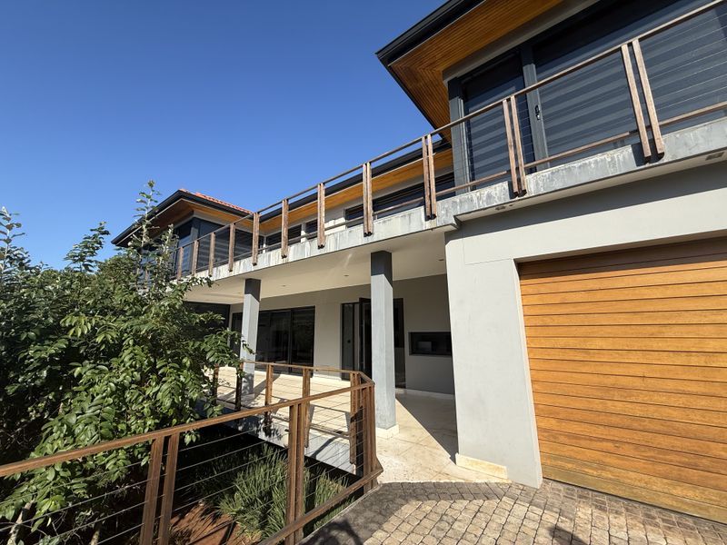 Stunning 5 Bedroom Freestanding Home in Zimbali Coastal Estate - Photo 3