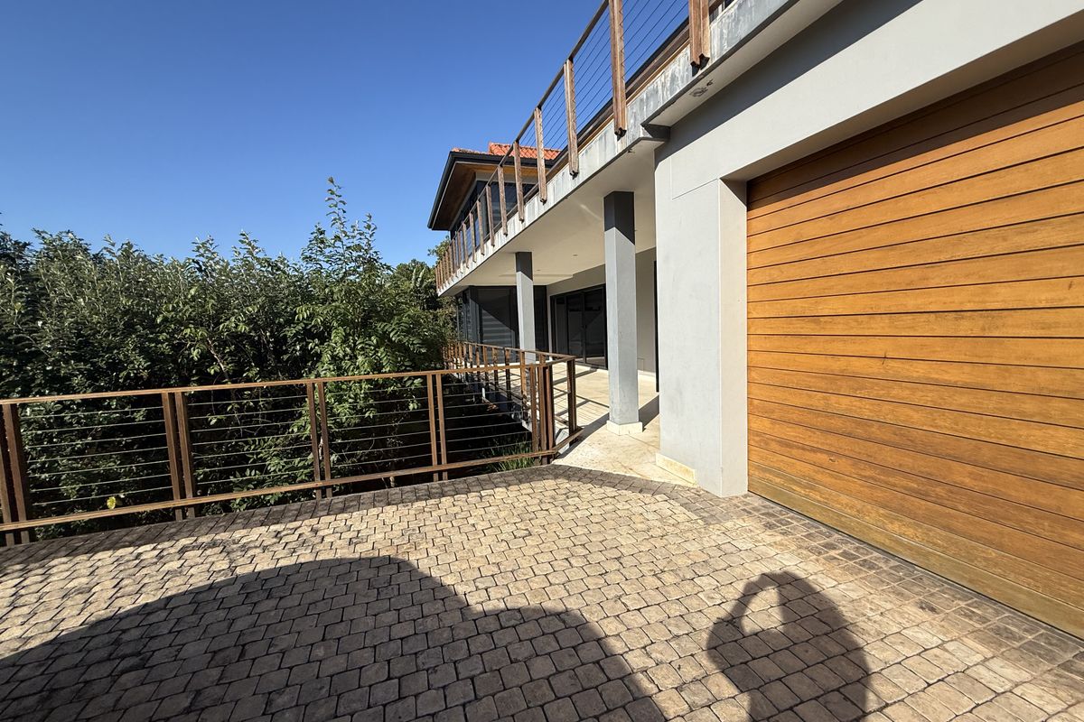 Stunning 5 Bedroom Freestanding Home in Zimbali Coastal Estate - Photo 4