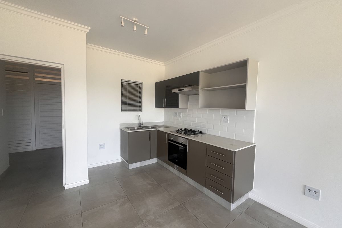 2 Bedroom 2 bathroom Umhlanga Apartment - Photo 3