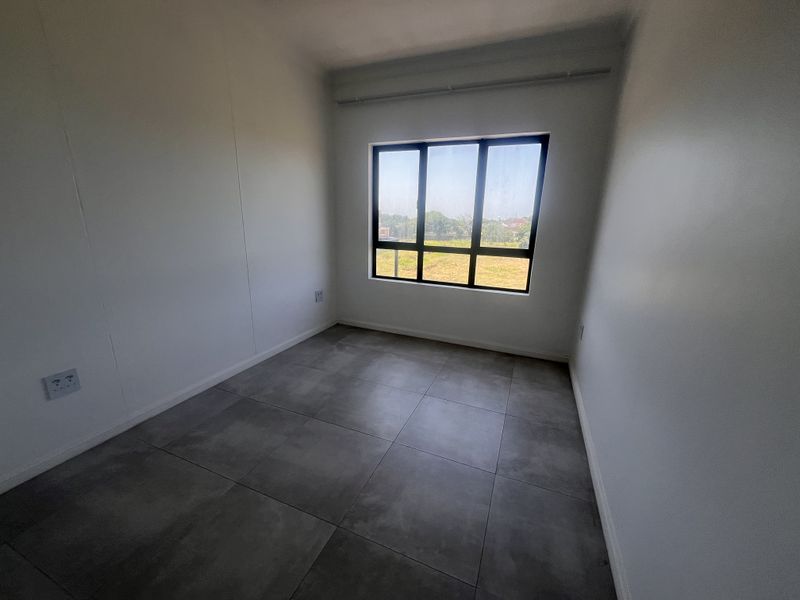 2 Bedroom 2 bathroom Umhlanga Apartment - Photo 8