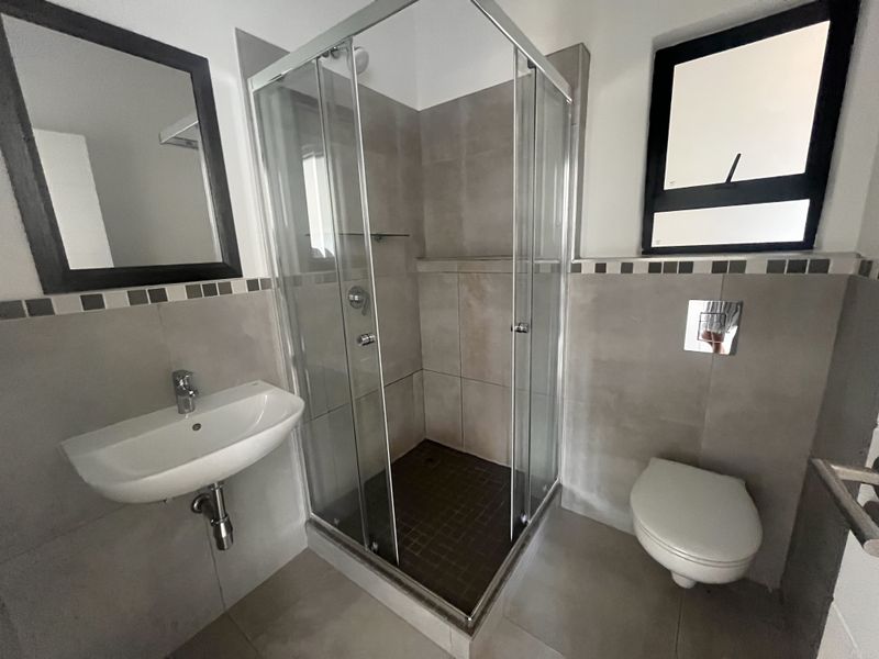 2 Bedroom 2 bathroom Umhlanga Apartment - Photo 6