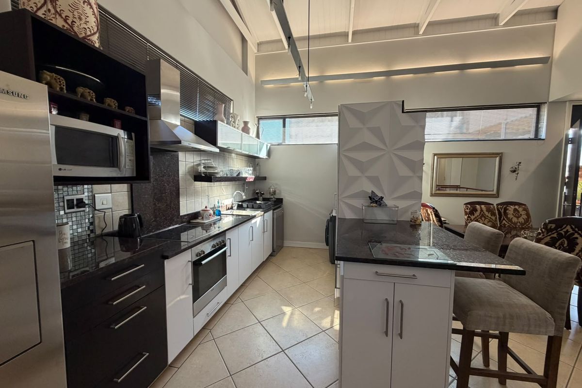 Spacious Fully Furnished 2-Bedroom Apartment To Rent - Photo 5