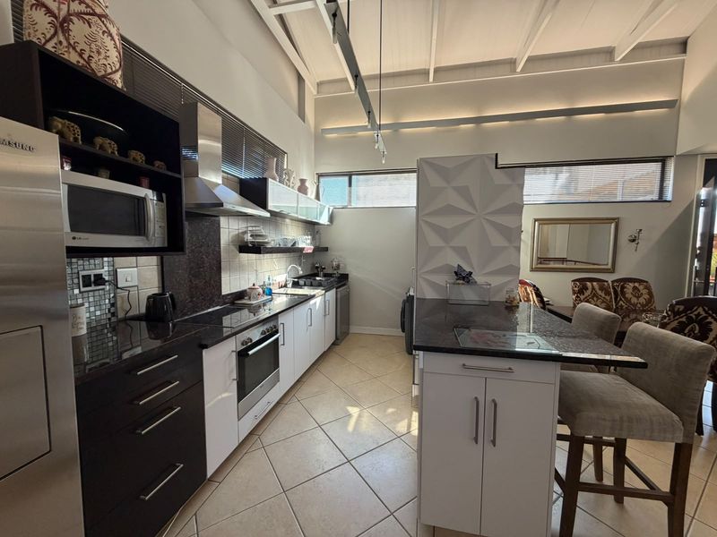 Spacious Fully Furnished 2-Bedroom Apartment To Rent - Photo 5
