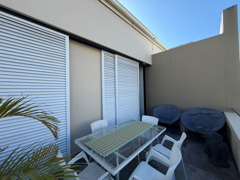 Spacious Fully Furnished 2-Bedroom Apartment To Rent - Photo 9