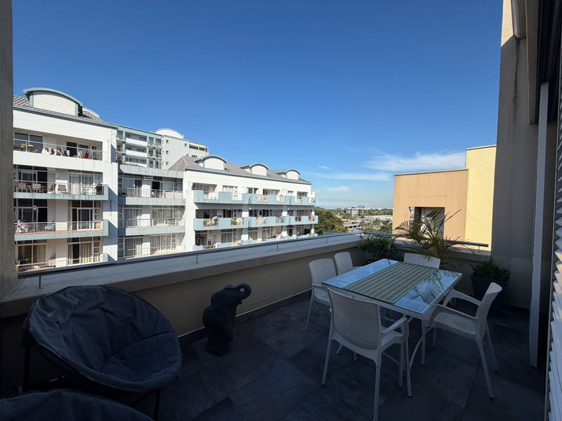Spacious Fully Furnished 2-Bedroom Apartment To Rent - Photo 8