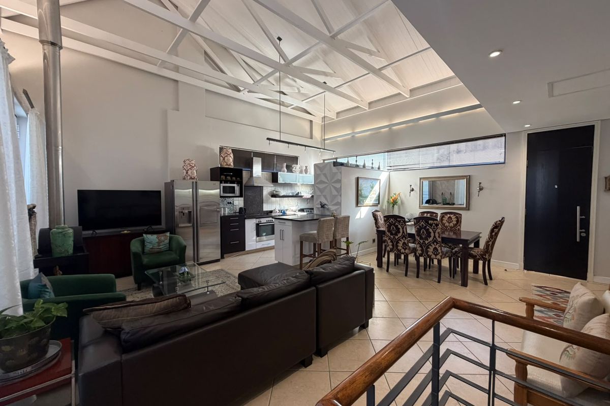 Spacious Fully Furnished 2-Bedroom Apartment To Rent - Photo 3