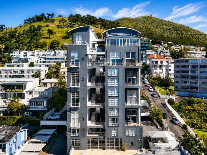 Modern Green Point Apartment with Iconic Cape Town Views - Photo 3