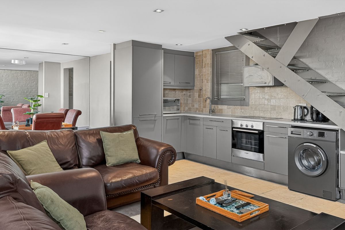 Modern Green Point Apartment with Iconic Cape Town Views - Photo 5