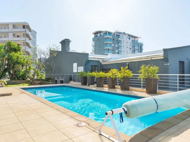 Modern Green Point Apartment with Iconic Cape Town Views - Photo 1