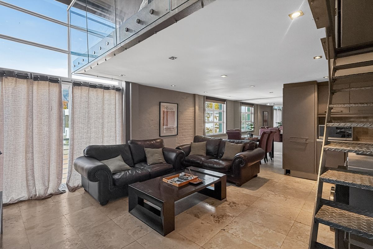Modern Green Point Apartment with Iconic Cape Town Views - Photo 4