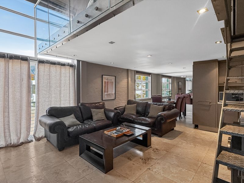 Modern Green Point Apartment with Iconic Cape Town Views - Photo 4