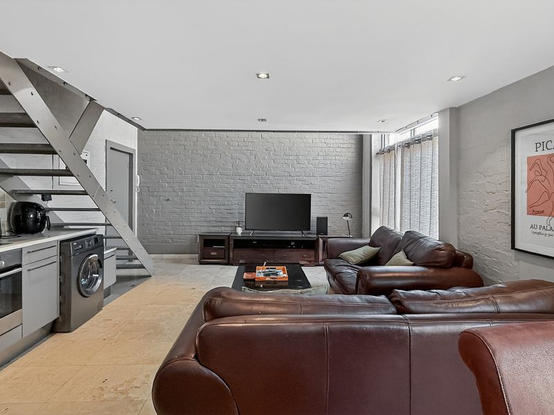 Modern Green Point Apartment with Iconic Cape Town Views - Photo 8