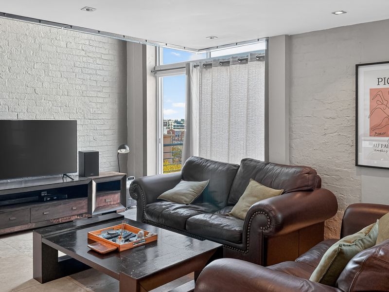 Modern Green Point Apartment with Iconic Cape Town Views - Photo 7