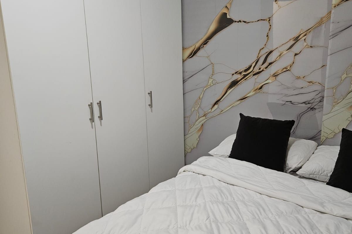 Stunning 1 bed 1 bath apartment in Umhlanga - Photo 4