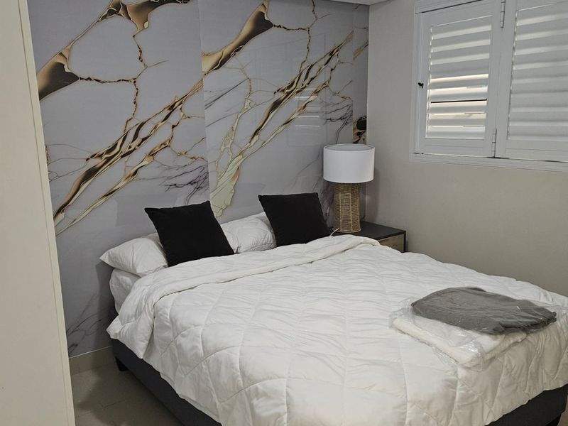 Stunning 1 bed 1 bath apartment in Umhlanga - Photo 2