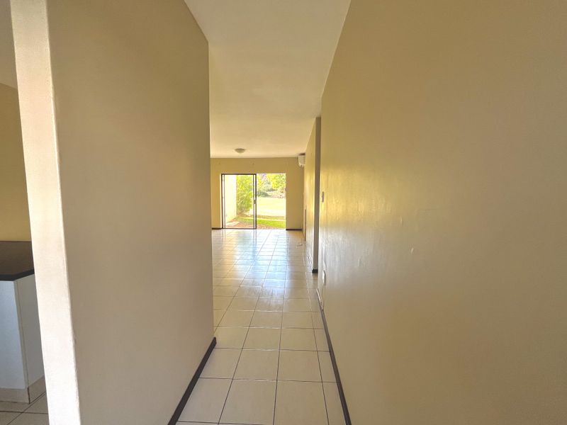 Modern 2-Bedroom Apartment To Let in Mount Edgecombe - Photo 3