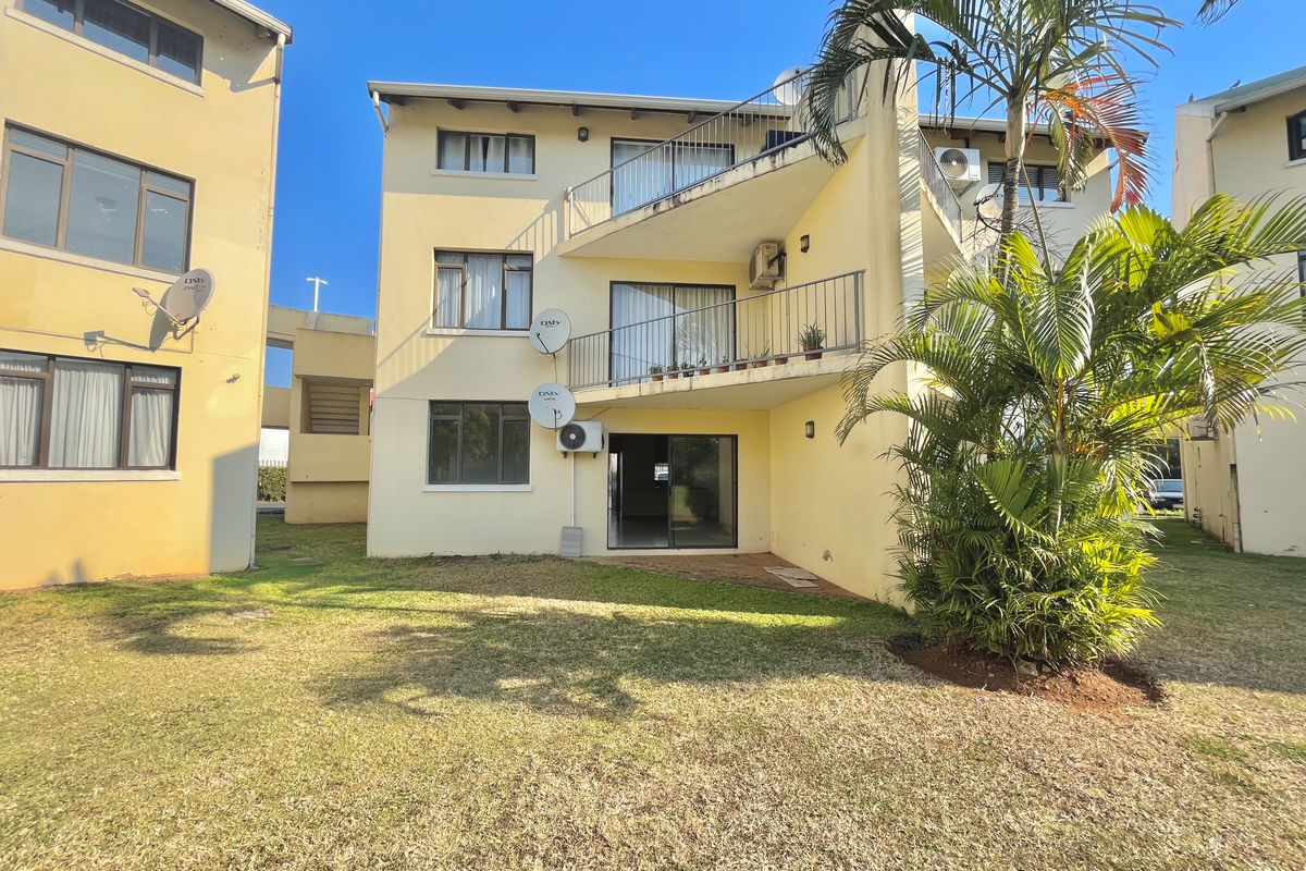 Modern 2-Bedroom Apartment To Let in Mount Edgecombe - Photo 2