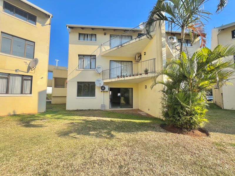 Modern 2-Bedroom Apartment To Let in Mount Edgecombe - Photo 2